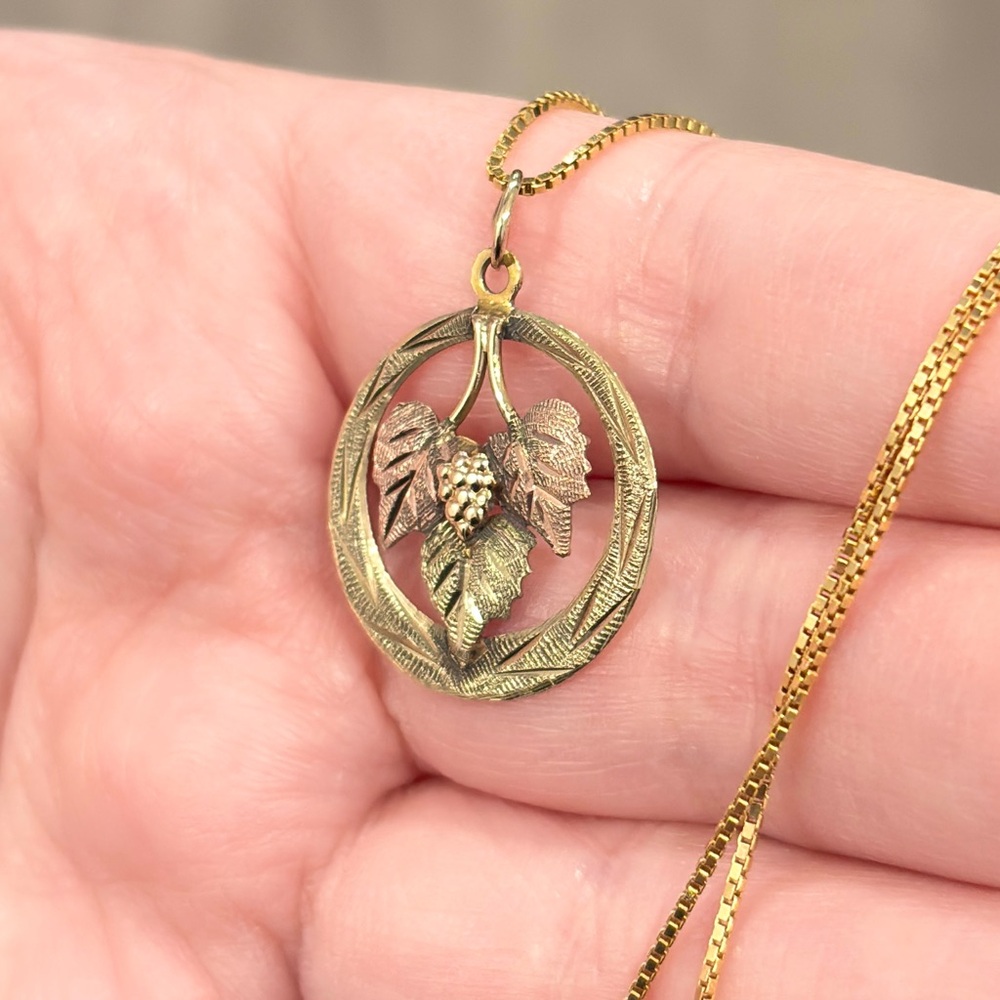 Vintage 10K Black Hills Gold Pendant, Mid Century, Classic Filigree Design - Picture 10 of 15